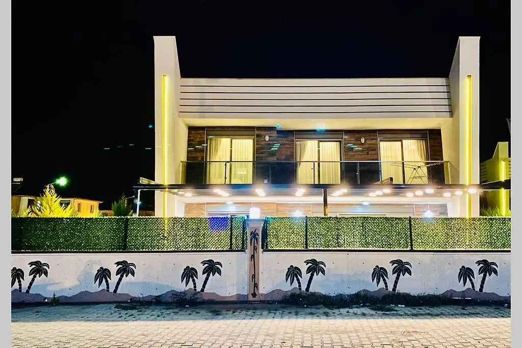 Kusadasi'Nda Havuzlu Lux Villa Best Life Turkey