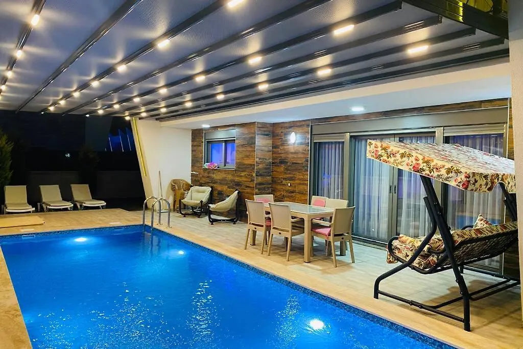 Kusadasi'Nda Havuzlu Lux Villa Best Life  Kusadasi